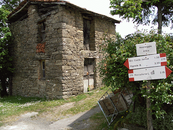Abitazione in pietra a Monteggio