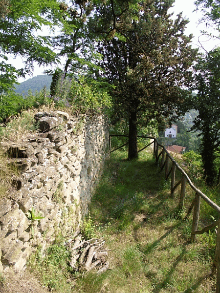 I ruderi del castello di Montechiaro