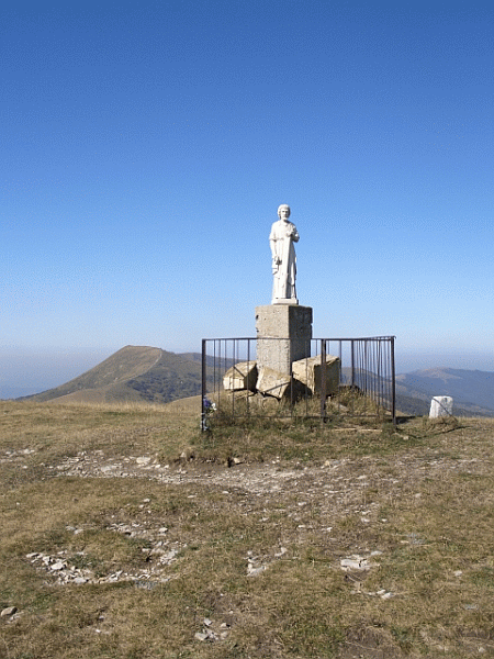 La statua di San Giuseppe sul Monte Chiappo (mt. 1700)
