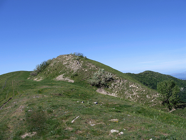 La vetta del Monte Cavalmurone (1662 m)