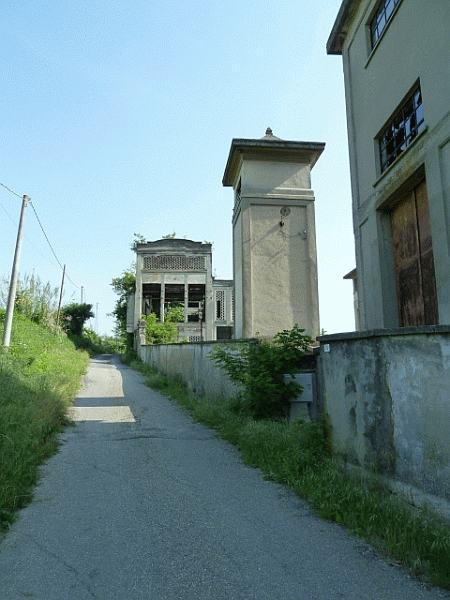 Lo stabilimento abbandonato