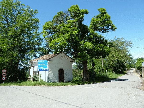 La cappella votiva in frazione Caffaroni