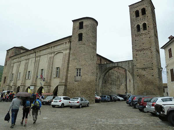 La Torre  e il Castello di Monastero