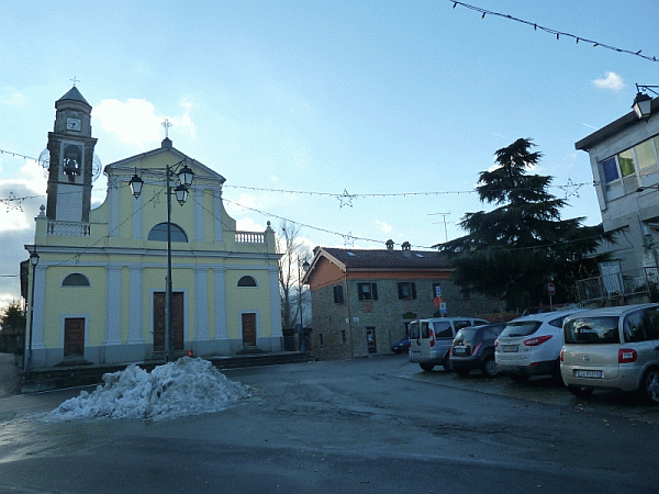 La piazza di Cassinelle