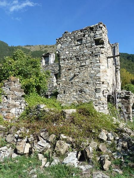 Ruderi nella parte vecchia di Connio