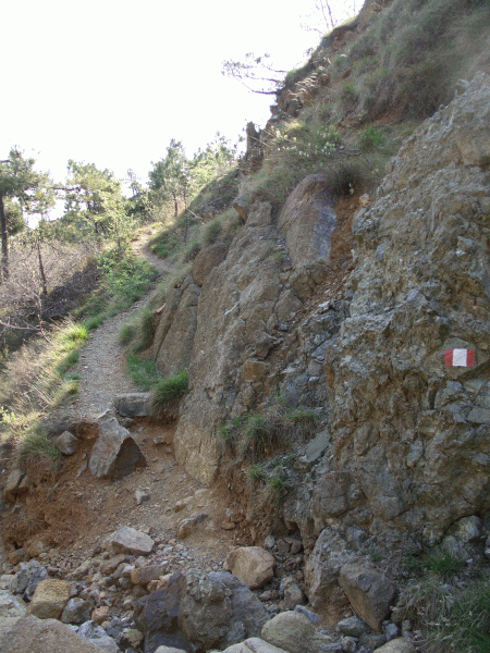 Risalendo le scalinate del borgo