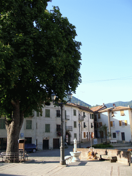 Piazza Venezia a Grondona