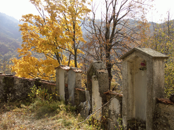 Scorcio del piccolo cimitero