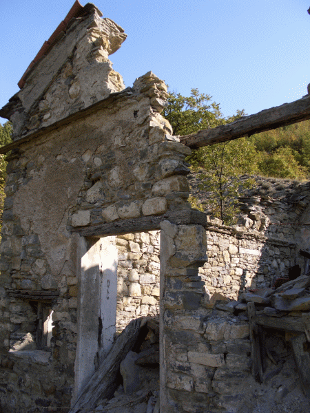 I ruderi della chiesetta di S. Vito